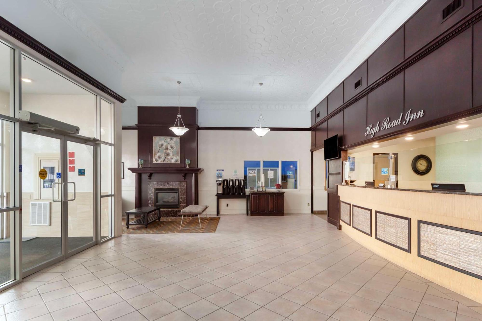 Best Western High Road Inn Edson Exterior photo